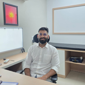 MBBS, MS (ORTHOPAEDICS) GOLD MEDALIST MRCS (EDINBURG) FELLOWSHIP IN SPINE SURGERY ( AIIMS, NEW DELHI